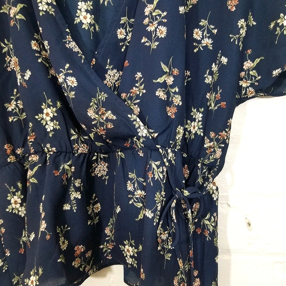 Soprano - Floral Faux Wrap Top - Large - Picture 2 of 5